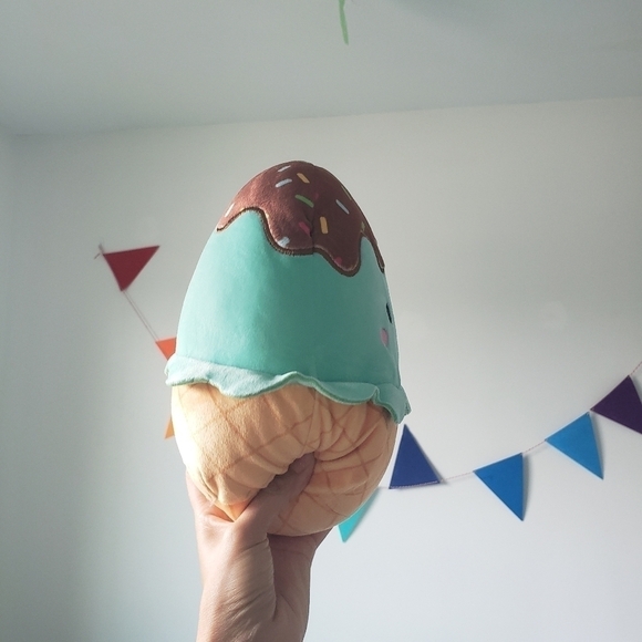 SQUISHMALLOWS 2021 sundae maya 8 inch - Picture 2 of 3